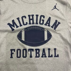 NWT $26 Nike Air Jordan Boys Michigan Football Gray Dri-fit shirt Size XLarge